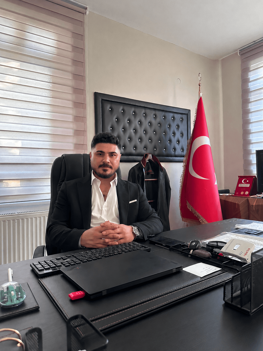 Av. Tarık Filikci